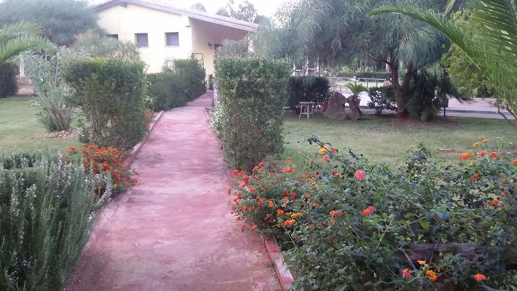 فندق ساساريفي  Agriturismo Sa Pedra