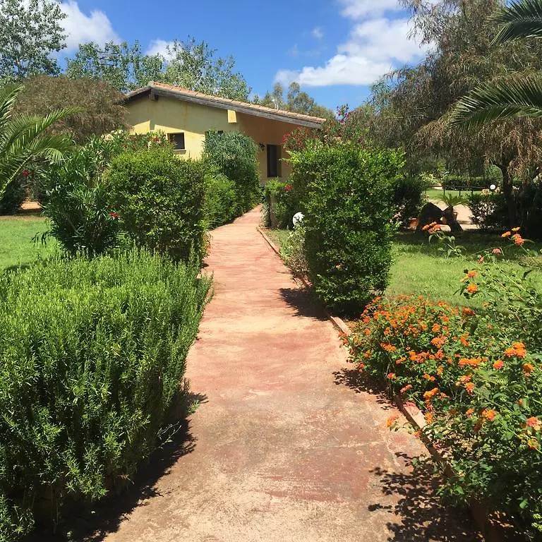 فندق ساساريفي  Agriturismo Sa Pedra