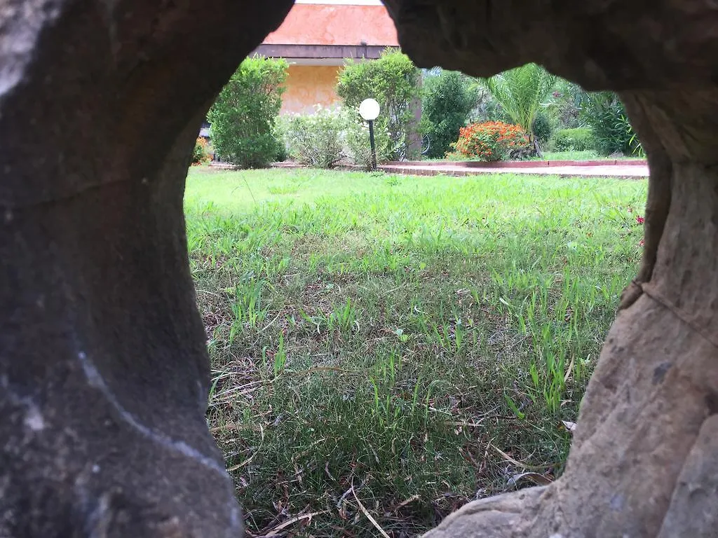 مزرعة للإقامة فندق ساساريفي  Agriturismo Sa Pedra