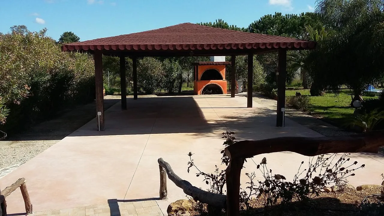 فندق ساساريفي  Agriturismo Sa Pedra 0*, ساساري