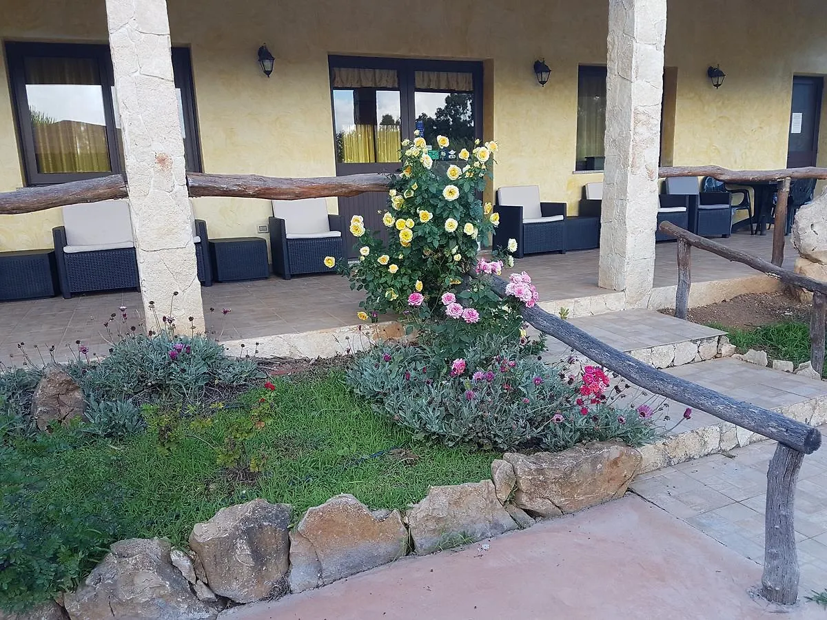 فندق ساساريفي  Agriturismo Sa Pedra مزرعة للإقامة ساساري